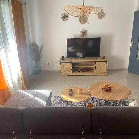 Appartement Proche Gare Tgv Nîmes Extérieur photo