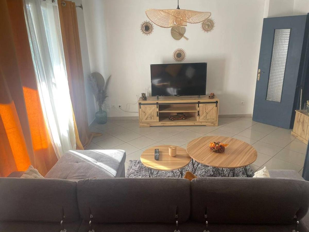 Appartement Proche Gare Tgv Nîmes Extérieur photo